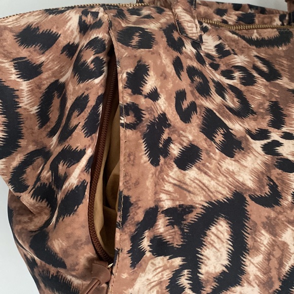 Vince Camuto Beach Bag - Picture 6 of 9